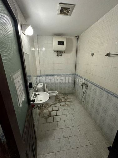 CHO THUÊ NHÀ MẶT PHỐ 242 CẦU GIẤY, HÀ NỘI- DT  60m2x 4 tầng, MT 4m