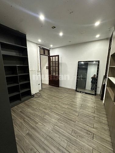 CHO THUÊ NHÀ MẶT PHỐ 242 CẦU GIẤY, HÀ NỘI- DT  60m2x 4 tầng, MT 4m