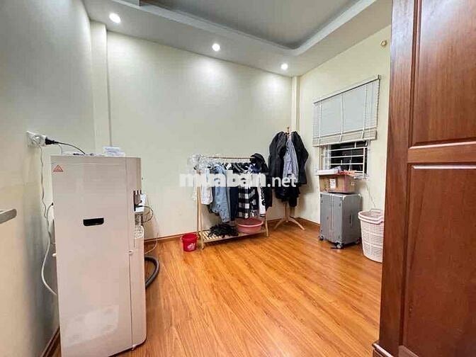 BÁN NHÀ PHÁO ĐÀI LÁNG- 40M2 - 10,2 Tỷ - 6 NGỦ - LÔ GÓC- 10M RA Ô TÔ