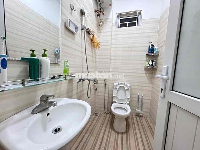 BÁN NHÀ PHÁO ĐÀI LÁNG- 40M2 - 10,2 Tỷ - 6 NGỦ - LÔ GÓC- 10M RA Ô TÔ