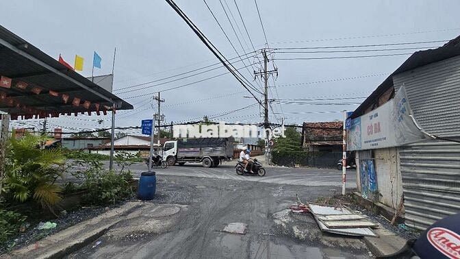 1000m2 đất mặt tiền đường nhựa 174