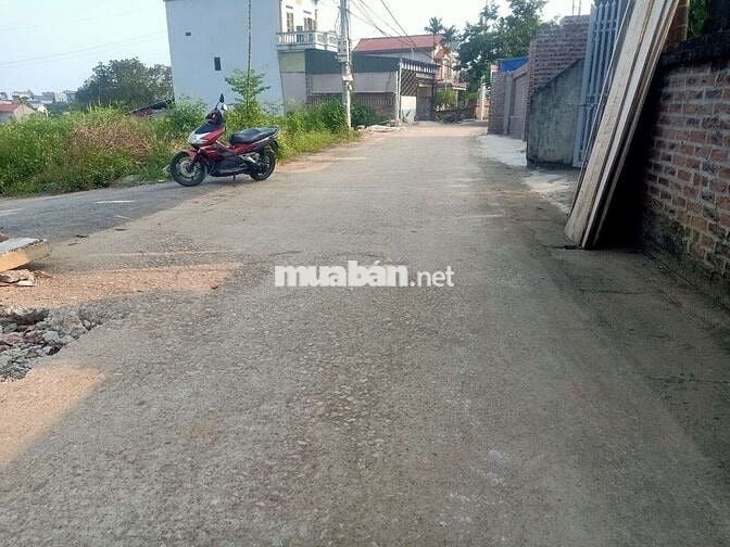 LÔGÓC 2M ĐƯỜNGTHÔNG ÔTÔ TRÁNH HÒA TRÚC XÃ PHÚ CÁT,HN,150,1M GIÁ 3,3TỶ