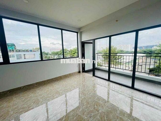 SIÊU PHẨM STUDIO FULL NỘI THẤT VIEW KÍNH BAN CÔNG CAO CẤP GẦN HUIT