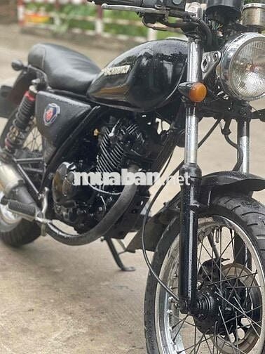 Suzuki GN cafe racer