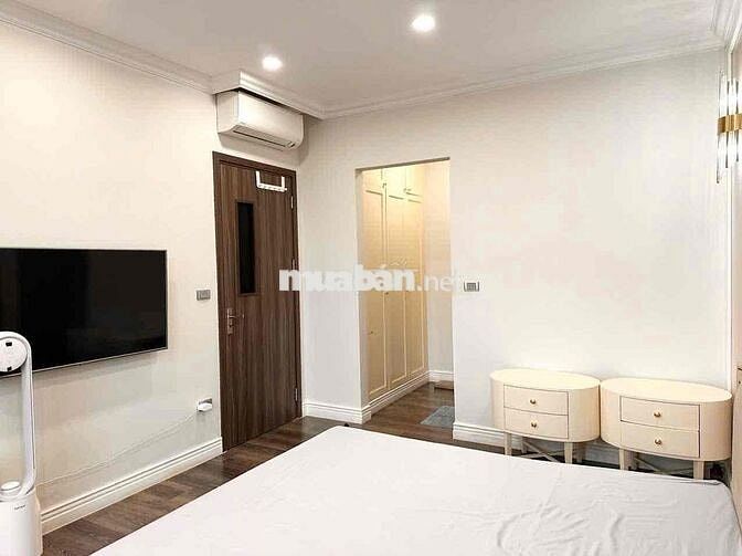 Bán căn hộ chung cư PHC Nguyễn Sơn,DT 100m,3PN,giá 10 tỷ.