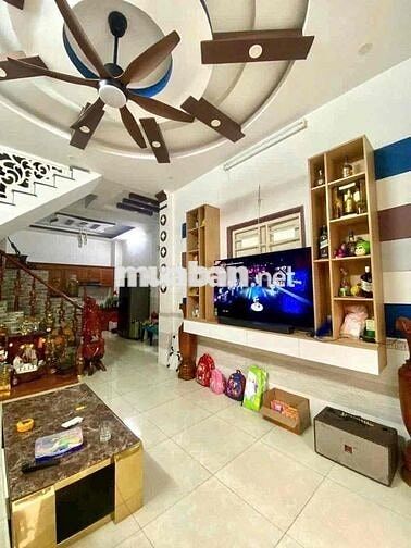NHÀ PHỐ 3 LẦU – 5mx11m – SÁT CHỢ HIỆP THÀNH QUẬN 12 – XE HƠI TẬN NƠI