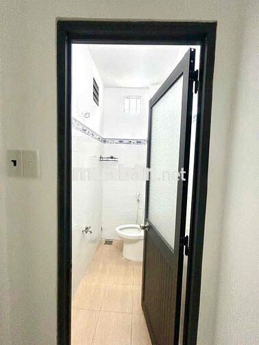 NHÀ PHỐ 3 LẦU – 5mx11m – SÁT CHỢ HIỆP THÀNH QUẬN 12 – XE HƠI TẬN NƠI