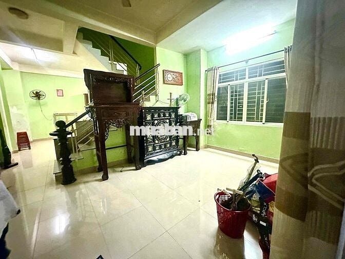 nhà ở 3 lầu ❤️195/2bis Tôn Thất Thuyết Q4