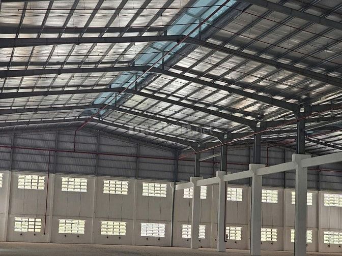 Kho xưởng mới xây, diện tích: 5.400m2 CCN Bến Lức,Long An,PCCC tự động