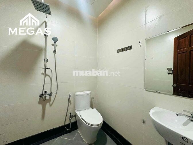 STUDIO BAN CÔNG FULL NỘI THẤT NẰM GIỮA VĂN HIẾN VÀ CÔNG THƯƠNG