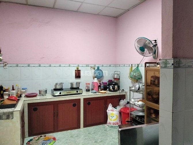 Nhà mặt tiền cách chợ 50m nở hậu cần bán