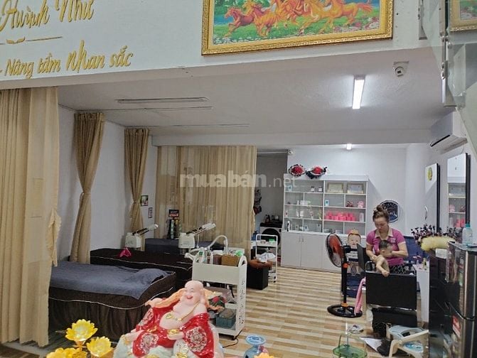 Nhà mặt tiền cách chợ 50m nở hậu cần bán