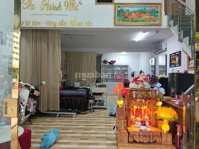 Nhà mặt tiền cách chợ 50m nở hậu cần bán