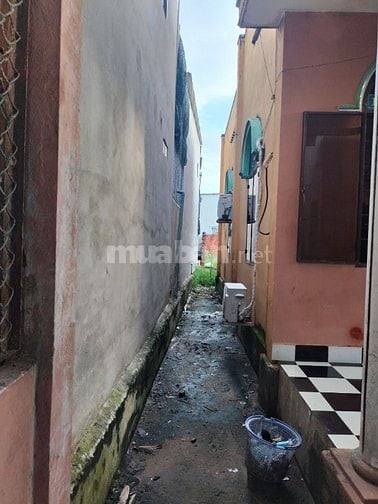 Nhà mặt tiền cách chợ 50m nở hậu cần bán