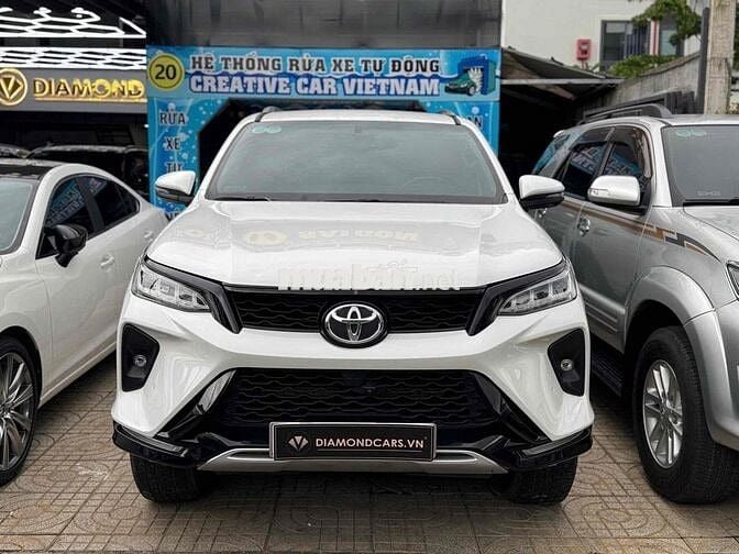 Toyota Fortuner 2021 Legender trẻ trung, thể thao