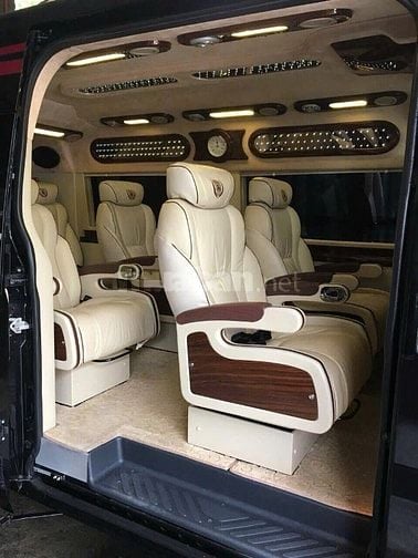 Cần bán xe Ford Transit Limousine 2015