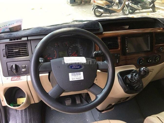 Cần bán xe Ford Transit Limousine 2015
