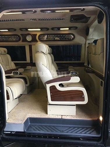 Cần bán xe Ford Transit Limousine 2015