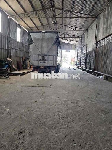Kho xưởng 800m2 Mặt Tiền Phan Văn Hớn , giá 52tr tl