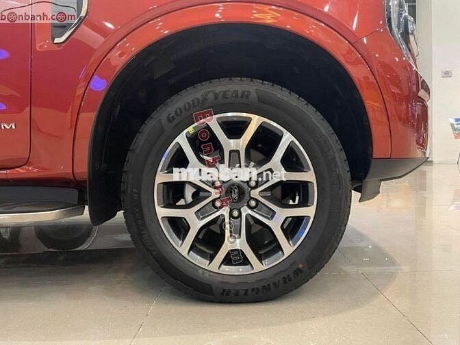 Ford Everest Titanium 4x2 AT