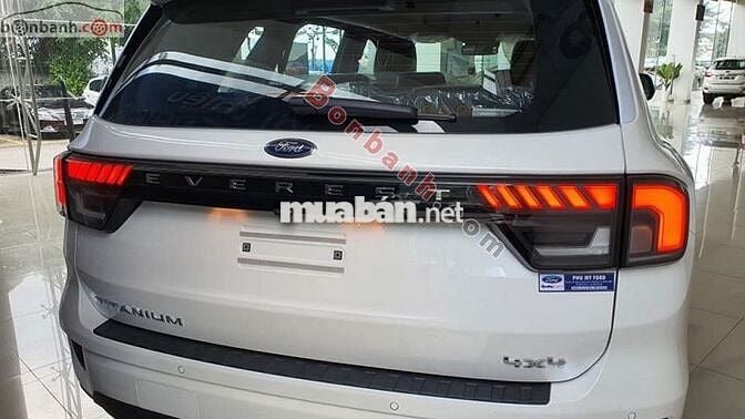 Ford Everest Titanium Plus 2.0L 4x4 AT 2025