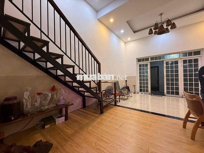 CẦN BÁN NHÀ GÁC LỬNG 2mk HOÀNG VĂN THỤ, sát đường