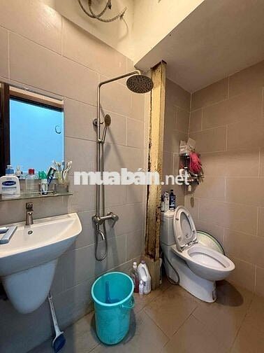 CẦN BÁN NHÀ GÁC LỬNG 2mk HOÀNG VĂN THỤ, sát đường