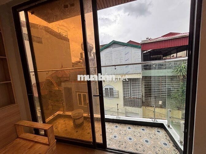 Pháo Đài Láng – Full tiện ích, ô tô đỗ cửa, vào ở ngay 10/9
