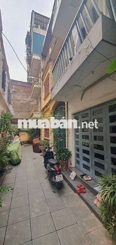 Bán Nhà Lô Góc Oto Hào Nam ,Đống Đa 16,5Ty 62m2 mặt Tiền 16m