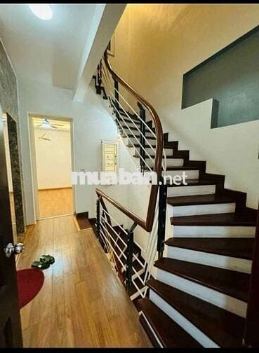 Tôi cần bán nhà mặt ngõ Trường Chinh 5tầng thang máy full nội thất.