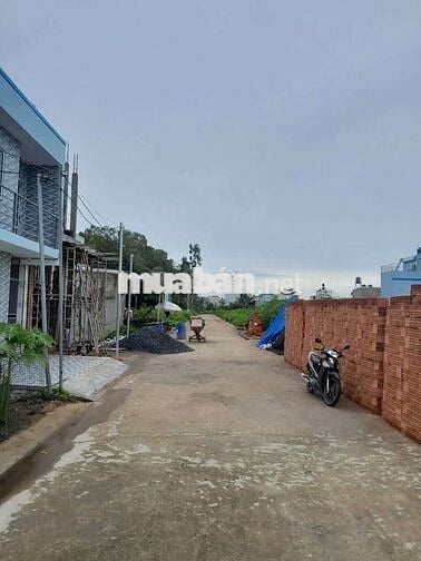 Bán dãy trọ mới xây đường 8m thông, KDC Tân Đức,cho thuê 10,5tr/tháng