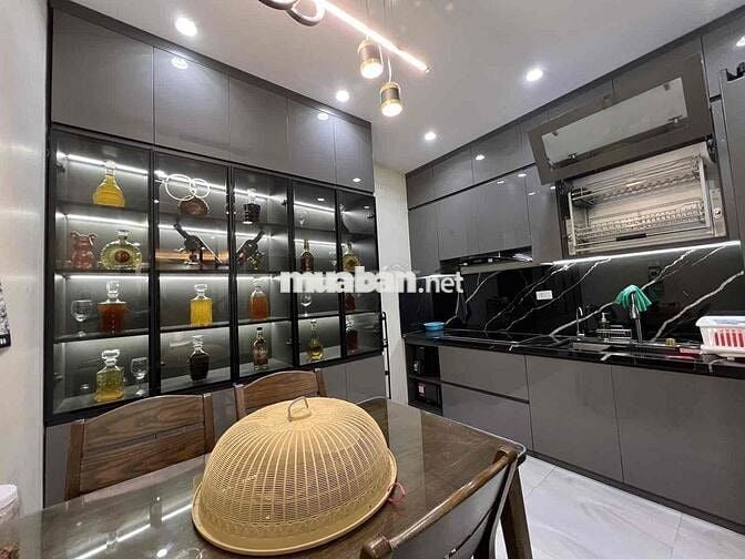 TT Quận Tây Hồ, ĐẸP MÊ MẨN – Nhà 4 tầng full đồ Châu Âu, sẵn ở