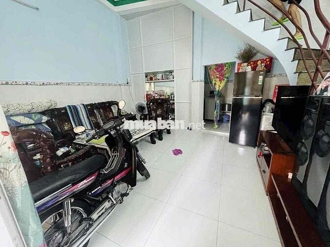 Bán nhà Đ. số 4, Bình Hưng, Bình Chánh / 1 tỷ 755 triệu/34m2!