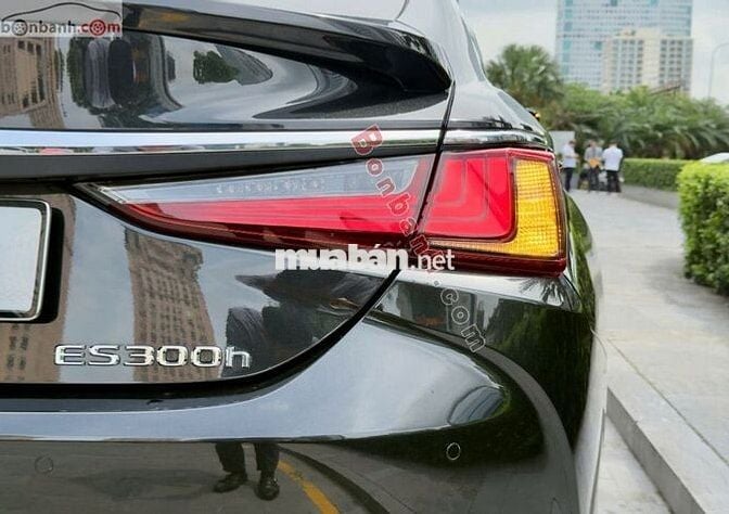 Lexus ES 300h 2023