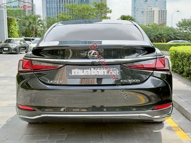 Lexus ES 300h 2023