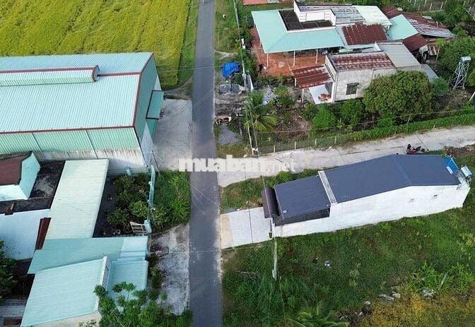 Chính Chủ Bán Đất Hai Mặt Tiền Đườg Nhựa 200tr/m Ngang ( Bao Sang Tên)