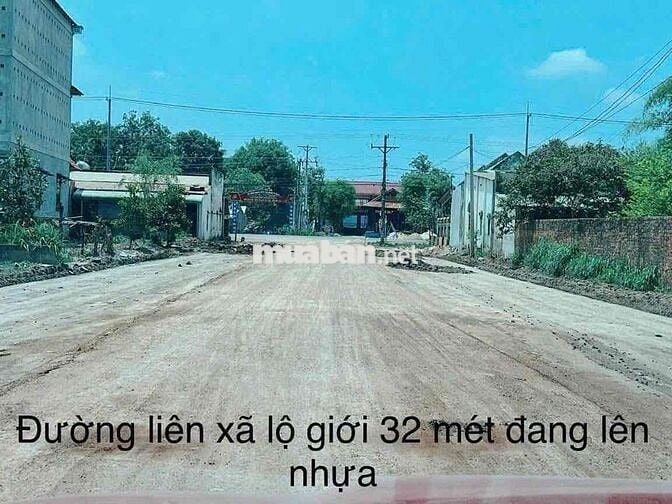 cần bán lô đất sổ sẵn đối diện trường học và liền kề tthc chơn thành