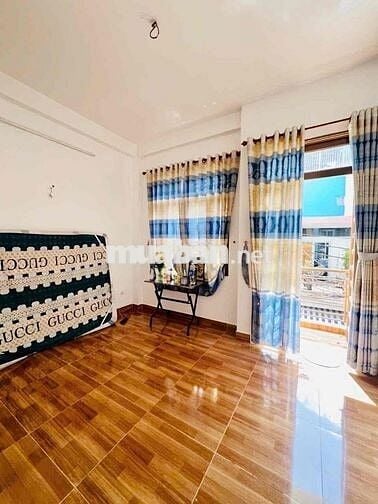 Nhà giáp Lê Văn Quới - DT 4x11 - đúc 3 tầng BTCT- Hẻm xe hơi- Chỉ 5,xt