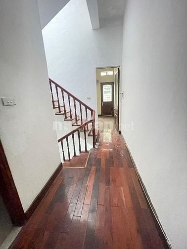 Bán Nhà Phân Lô Xã Đàn-Hồ Nam Đồng Dtxd58m2 Mt 7mx6T oto 18 tỷ.