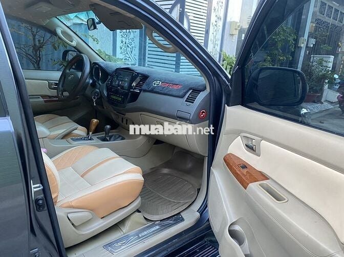Toyota Fortuner 2009 2.7V 4x4 AT - 110000 km