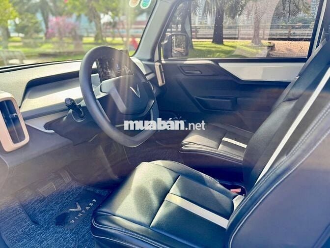 VinFast VF3 2024 - Màu trắng - 8000km - Thuê pin