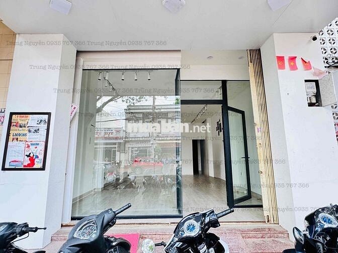 CHO THUÊ NHÀ - MẶT TIỀN LÝ THƯỜNG KIỆT - NHÀ ĐÃ SETTUP ĐÈN ĐIỆN, TRẦN