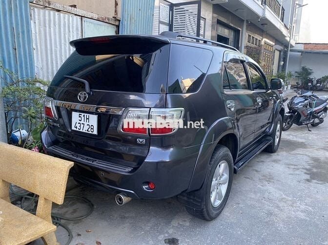 Toyota Fortuner 2009 2.7V 4x4 AT - 110000 km