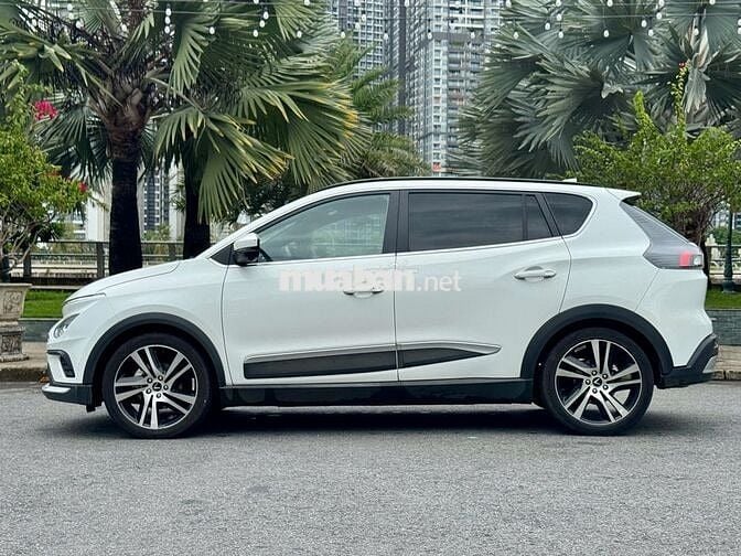 VinFast VFe34 2022 - Màu trắng - 3v5km - Mua pin