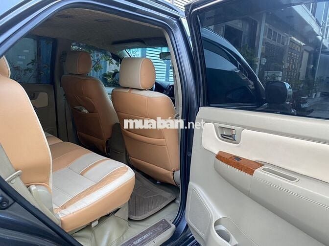 Toyota Fortuner 2009 2.7V 4x4 AT - 110000 km