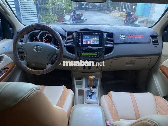 Toyota Fortuner 2009 2.7V 4x4 AT - 110000 km