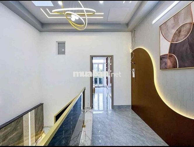 Chủ ngộp bán nhà mới 1 Trệt 1 Lầu ngay trung tâm Tân Uyên
