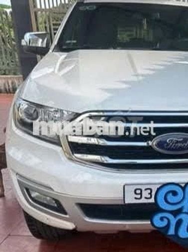 Everest 2019 titanium 1 cầu odo 84.000km