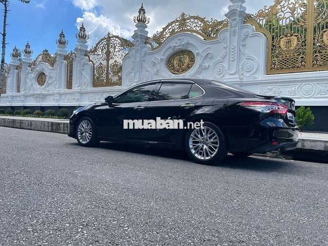 Cần bán 𝐓𝐨𝐲𝐨𝐭𝐚 𝐂𝐚𝐦𝐫𝐲 𝟐.𝟓𝐐, 𝐦𝐨𝐝𝐞𝐥 𝟐𝟎𝟐𝟎 màu Đen.