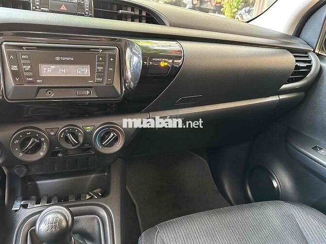 TOYOTA HILUX E 2.4L 4x2 MT NHẬP THÁI
